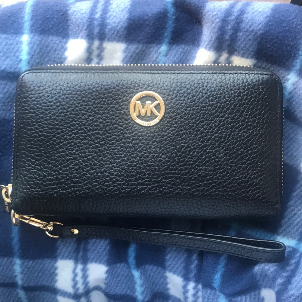Michael Kors Fulton Multifunction PhoneCase Wallet